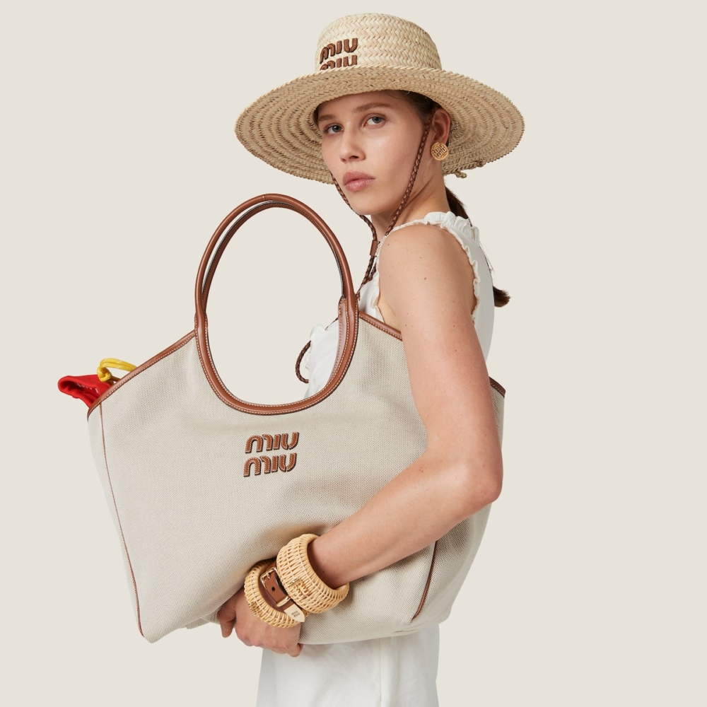 IVY canvas bag不管上班還是旅行都很適合