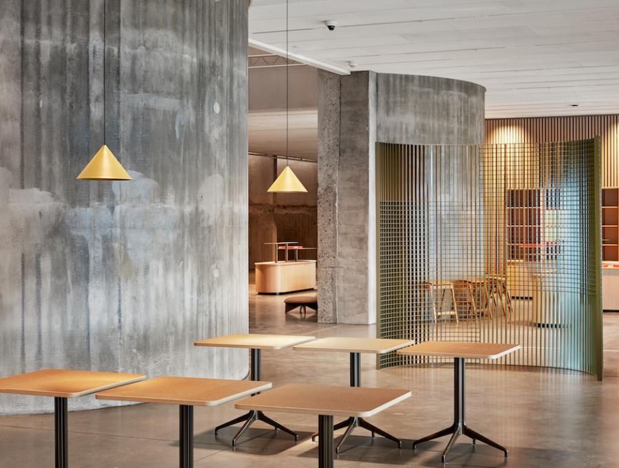 內部設有小酒館、餐廳、景觀露台等設施