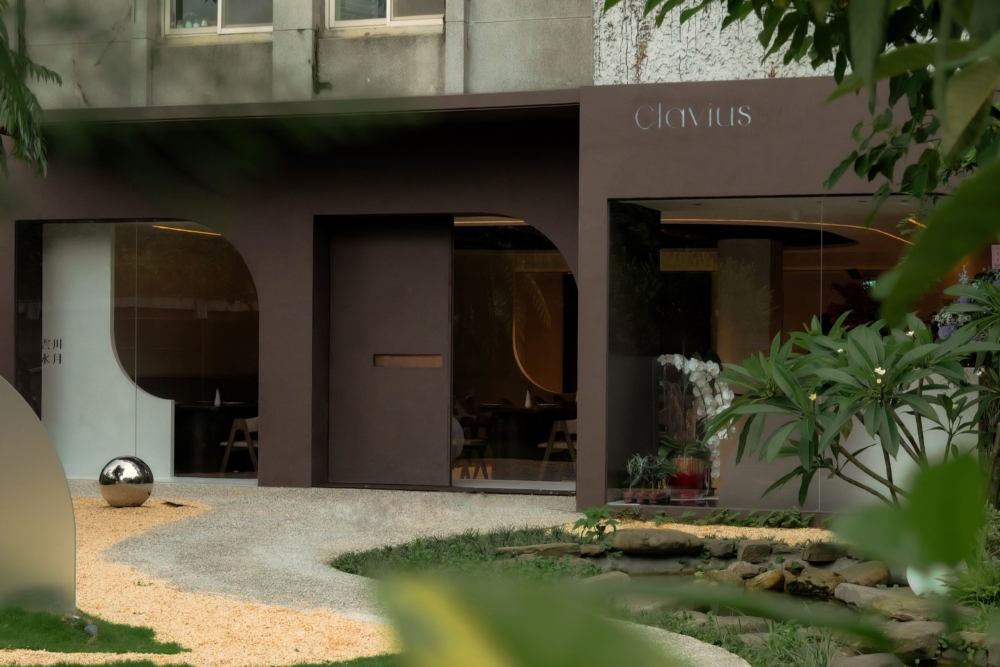 Clavius源自月球上古老的撞擊坑「克拉維斯環形山」