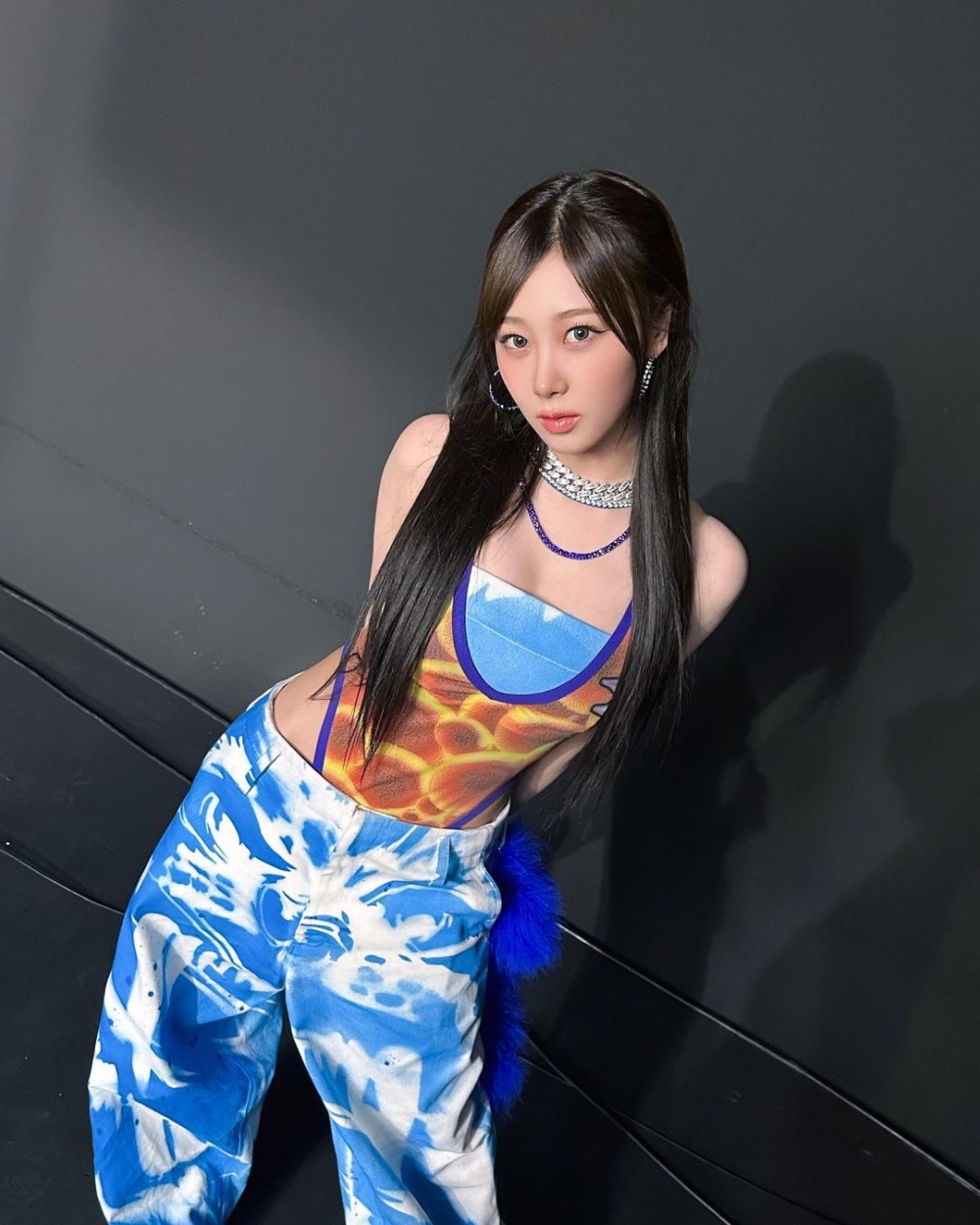 比起Y2K,Y3K更多彩色圖騰搭配