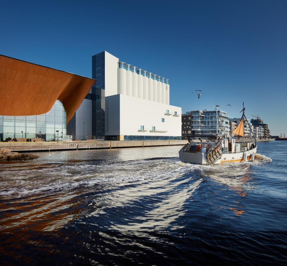 建築共有3層樓高，總面積超過9萬平方英尺