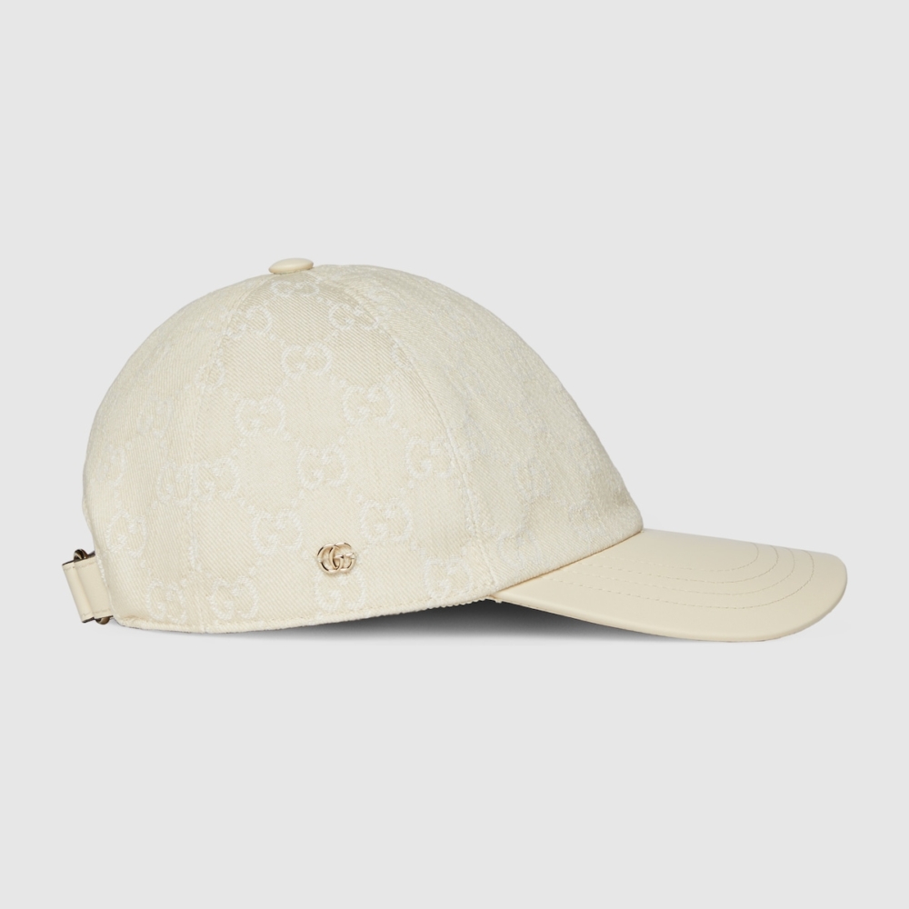 GG牛仔布棒球帽側面有金色小LOGO
