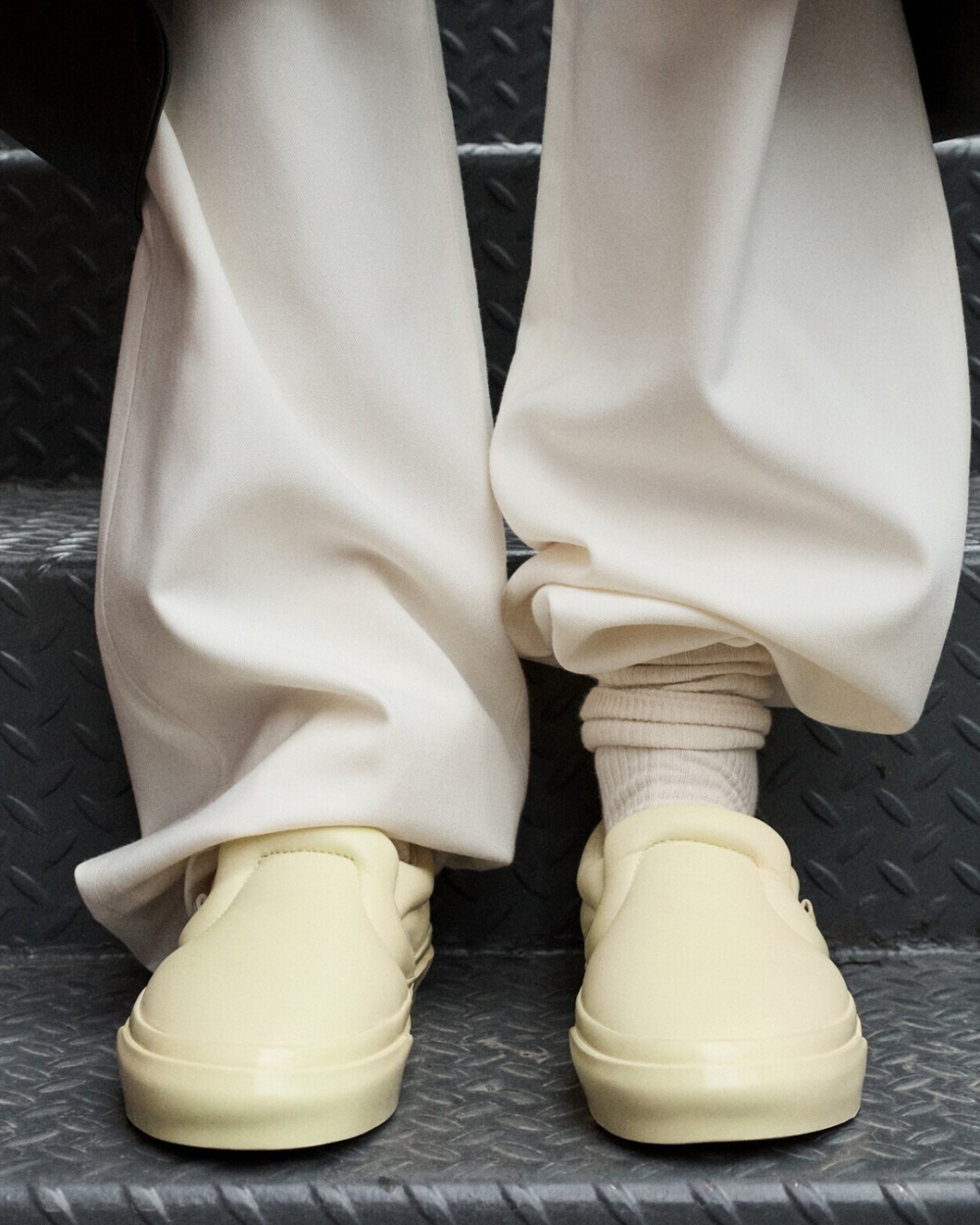 以Vans的經典懶人鞋為原型