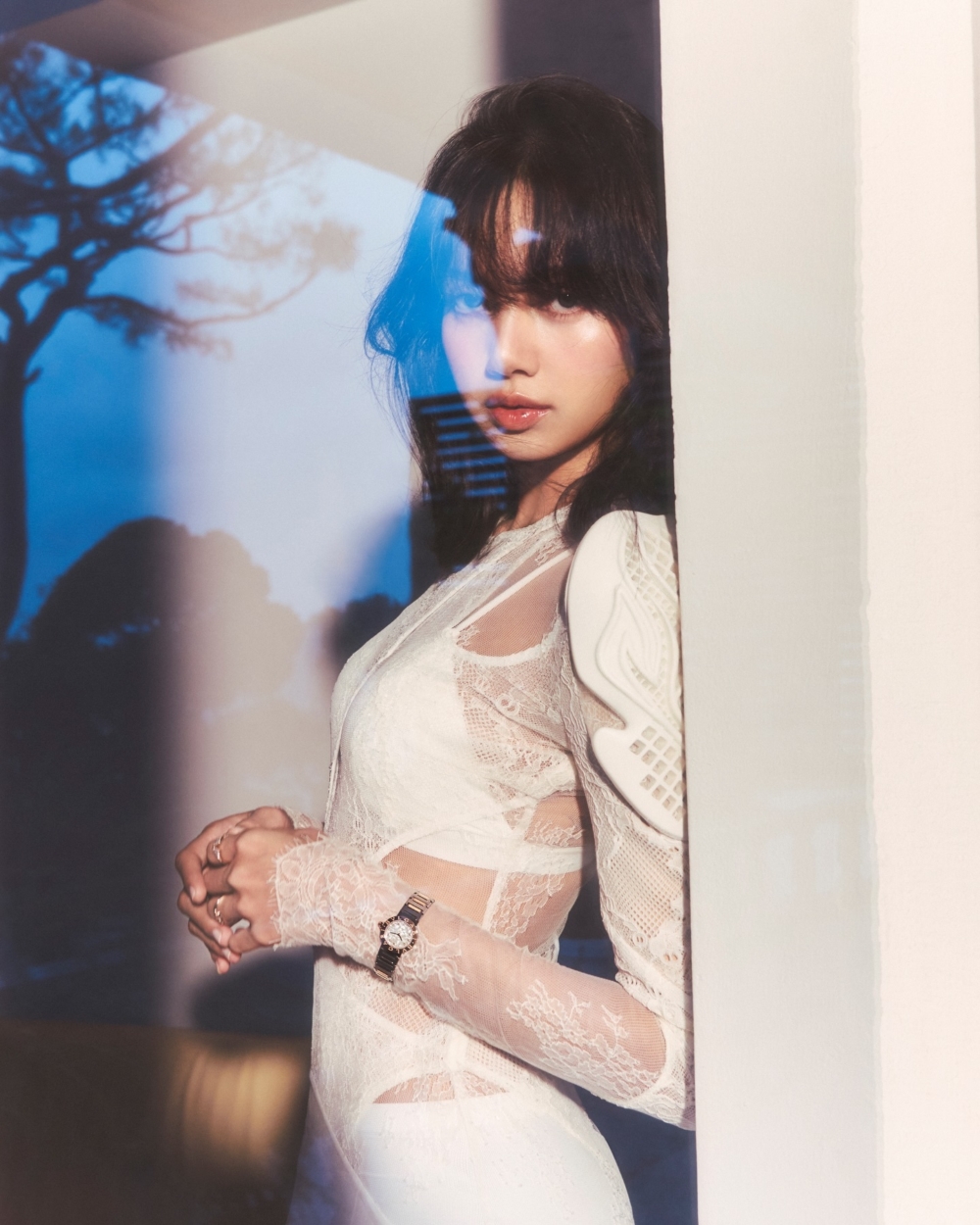 展示手上的腕錶讓粉絲大飽眼福！