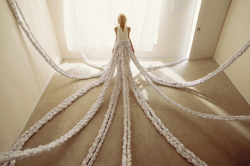 服裝的設計靈感除了來自於自己的經驗外，也有對於時代的反思