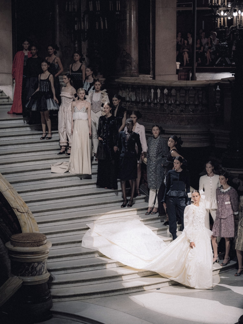 CHANEL秋冬高級訂製服系列借鏡了經典芭蕾服