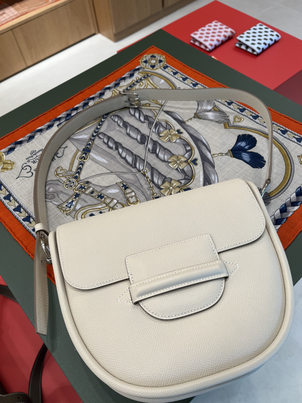 Collier D’attelage肩背包