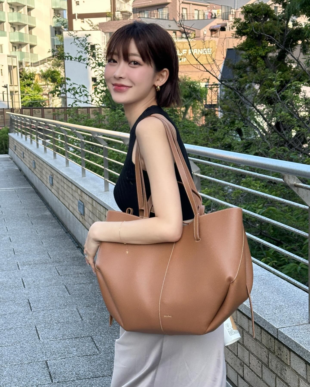 齊髮尾短髮