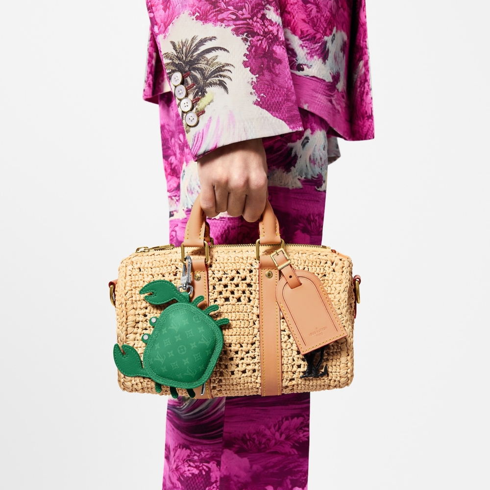 LV Crab手袋吊飾還有橙色、藍色、綠色及黃色可以選擇