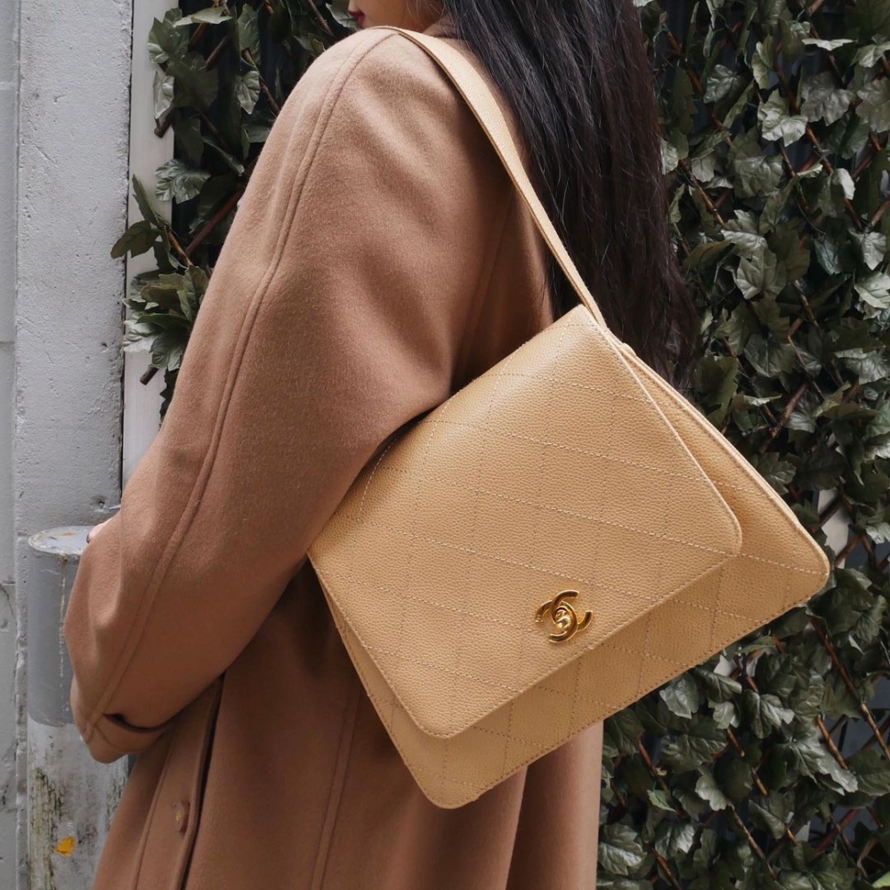 幾乎全店都是CHANEL手袋和飾品