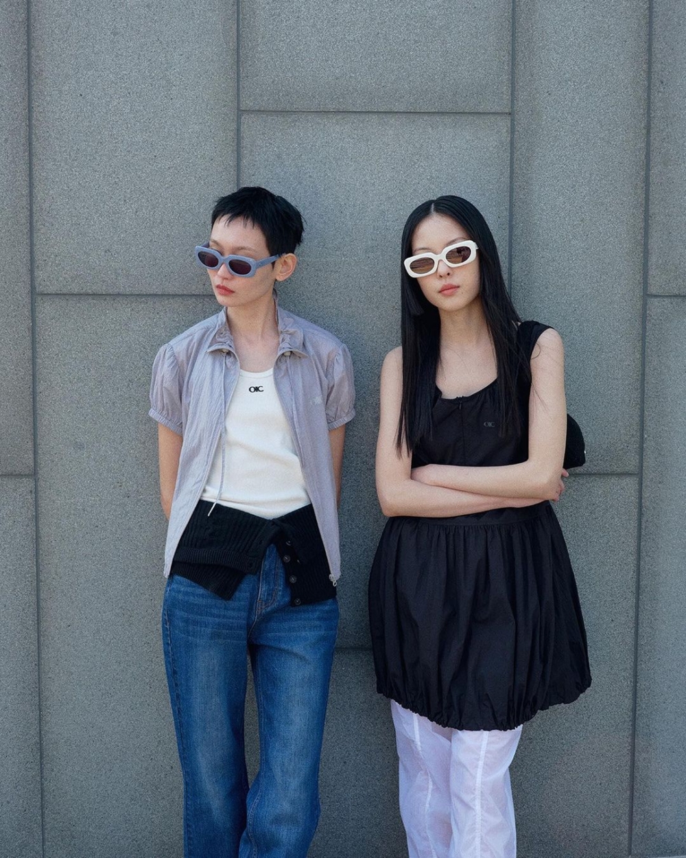 洋裝加上長褲展現混搭風