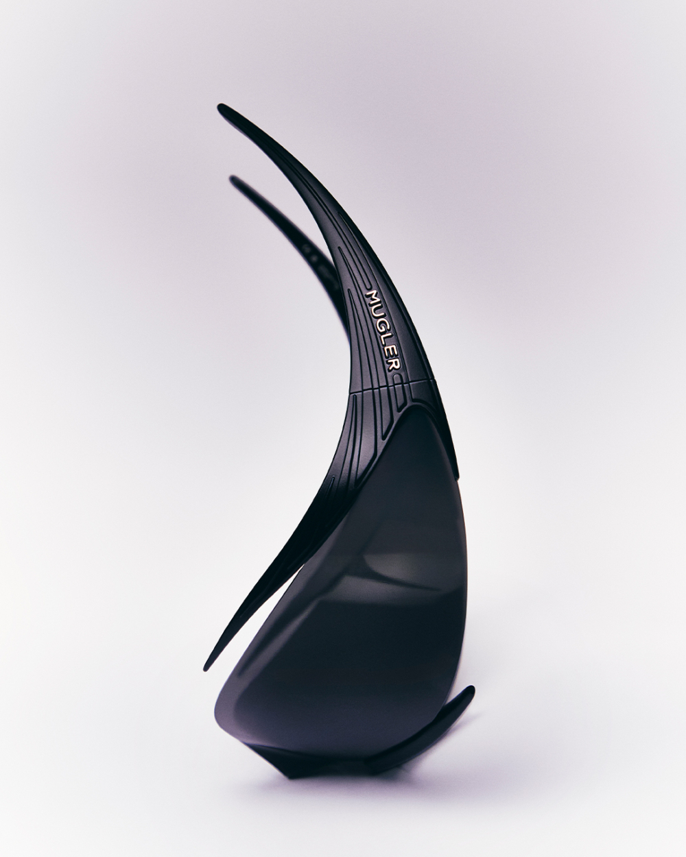 Gentle Monster × Mugler聯名Spiral 01-M01