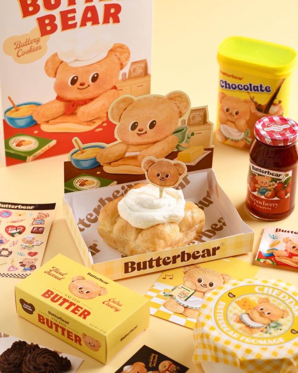 鬆餅、蛋糕等甜點上用ButterBear的造型做裝飾