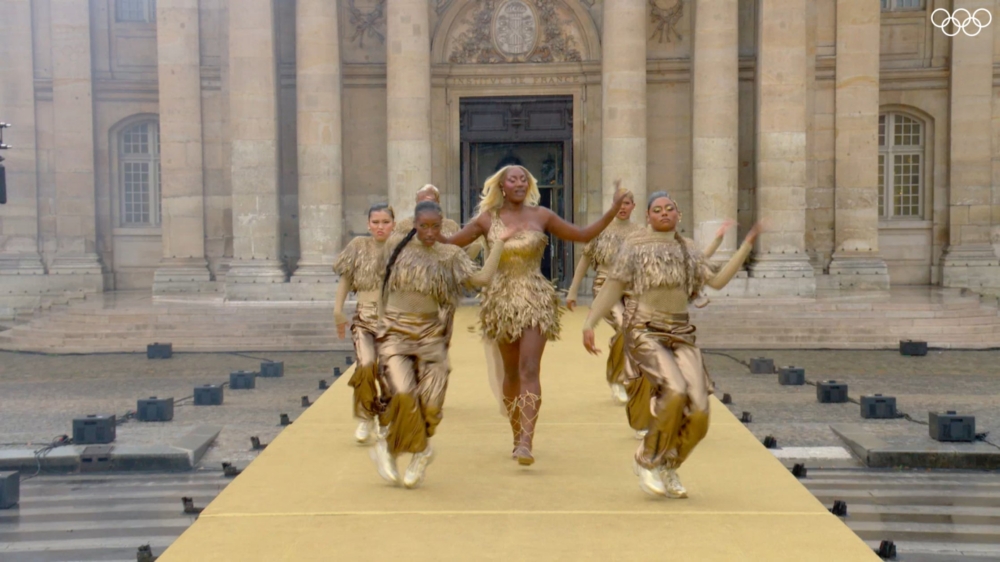 法國知名歌手Aya Nakamura