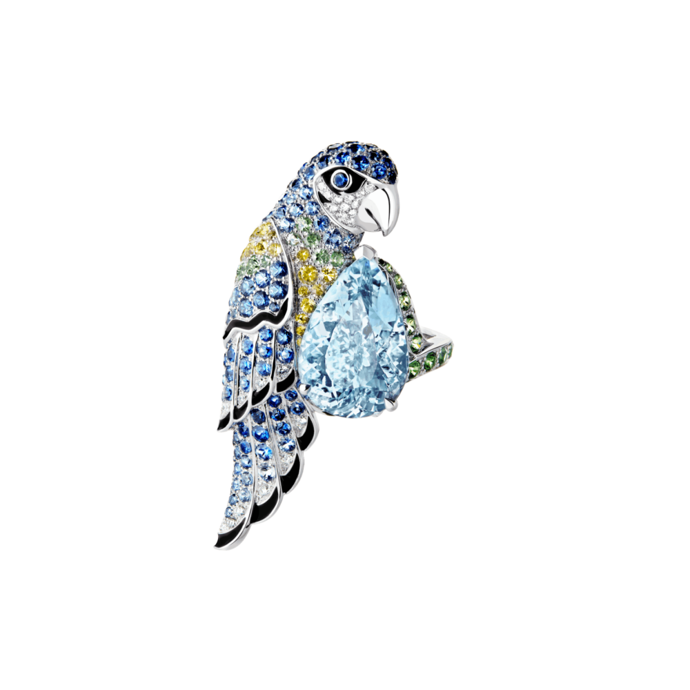 鸚鵡在工匠的手下變得相當靈動富有生命力