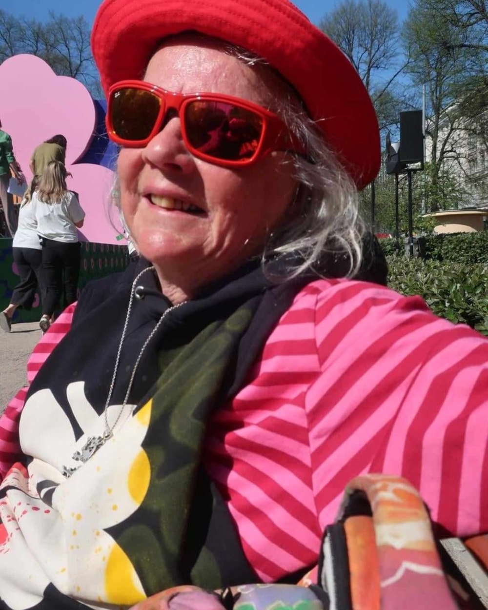 Lena喜歡嘗試各種事物,只要她想做的就會身體力行去執行