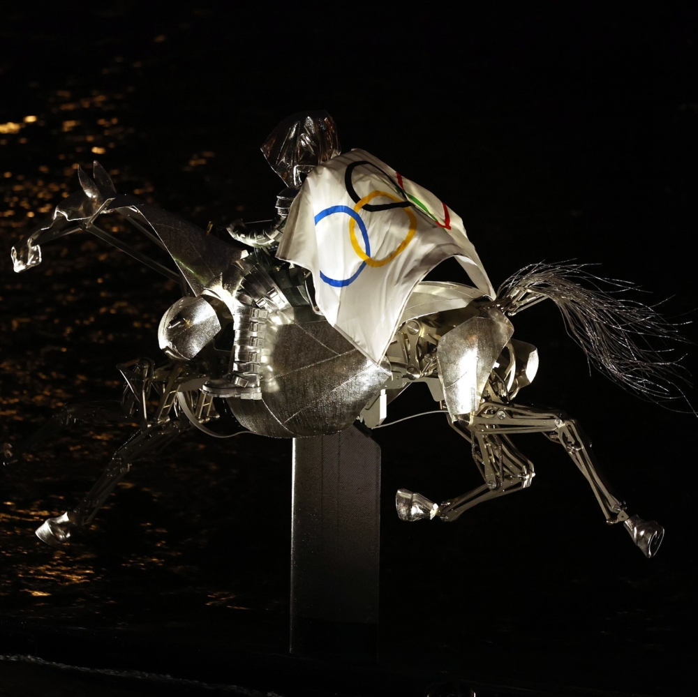 馳騁塞納河的女騎士形象體現了奧林匹克精神以及對和平與團結的構想。