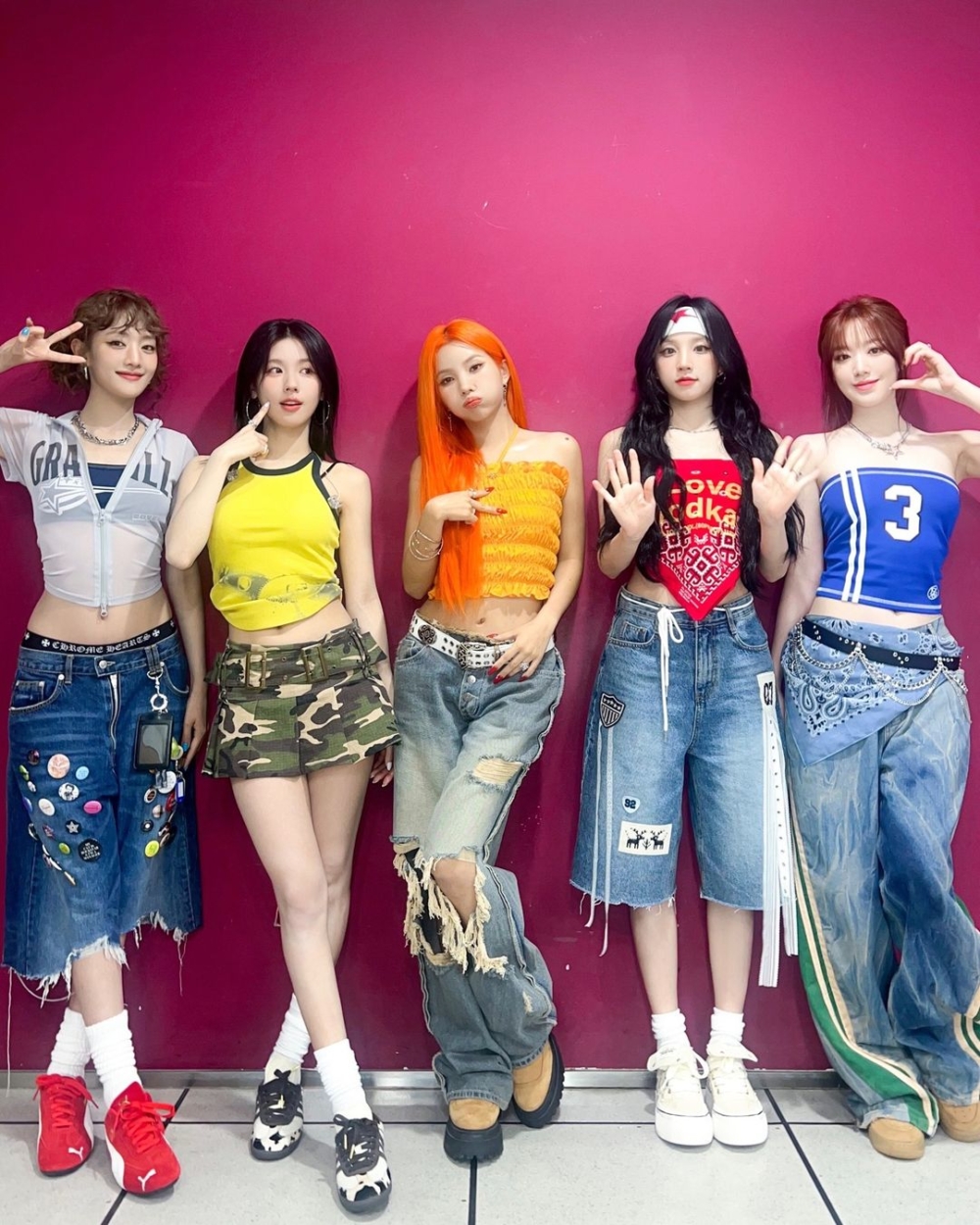 (G)-IDLE成員Minnie、雨琦身穿短版上衣配Jorts