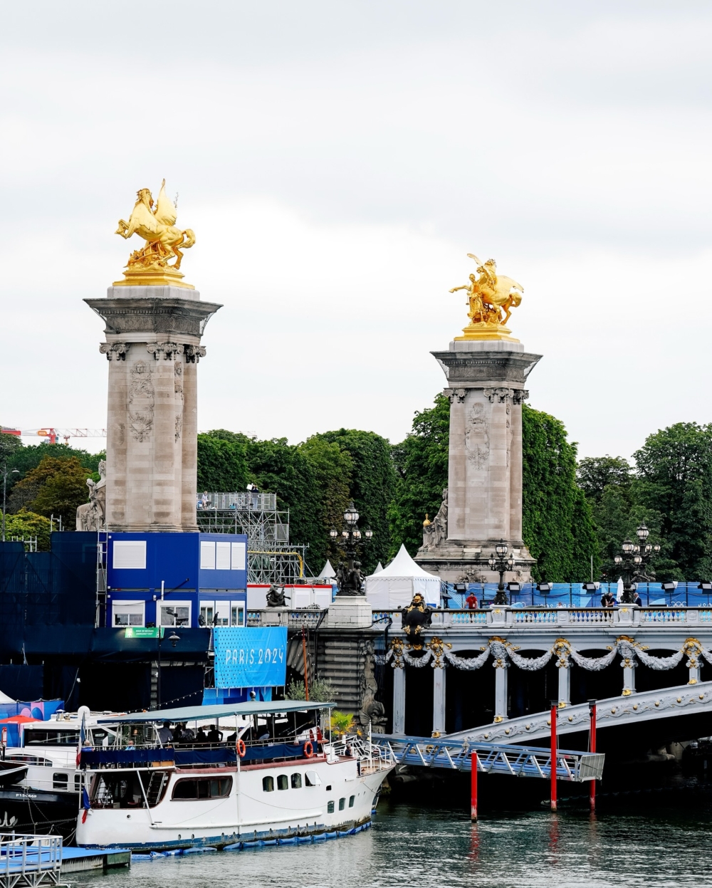 2024巴黎奧運開幕式首次於塞納河上遊行