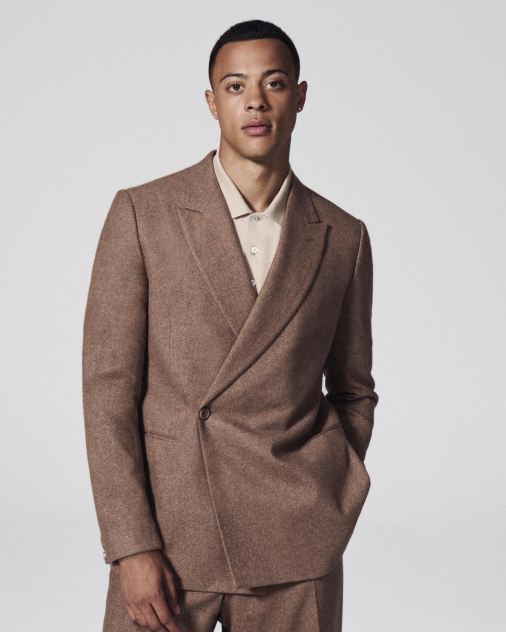 Sasha Zhoya將高級時尚加入運動之美