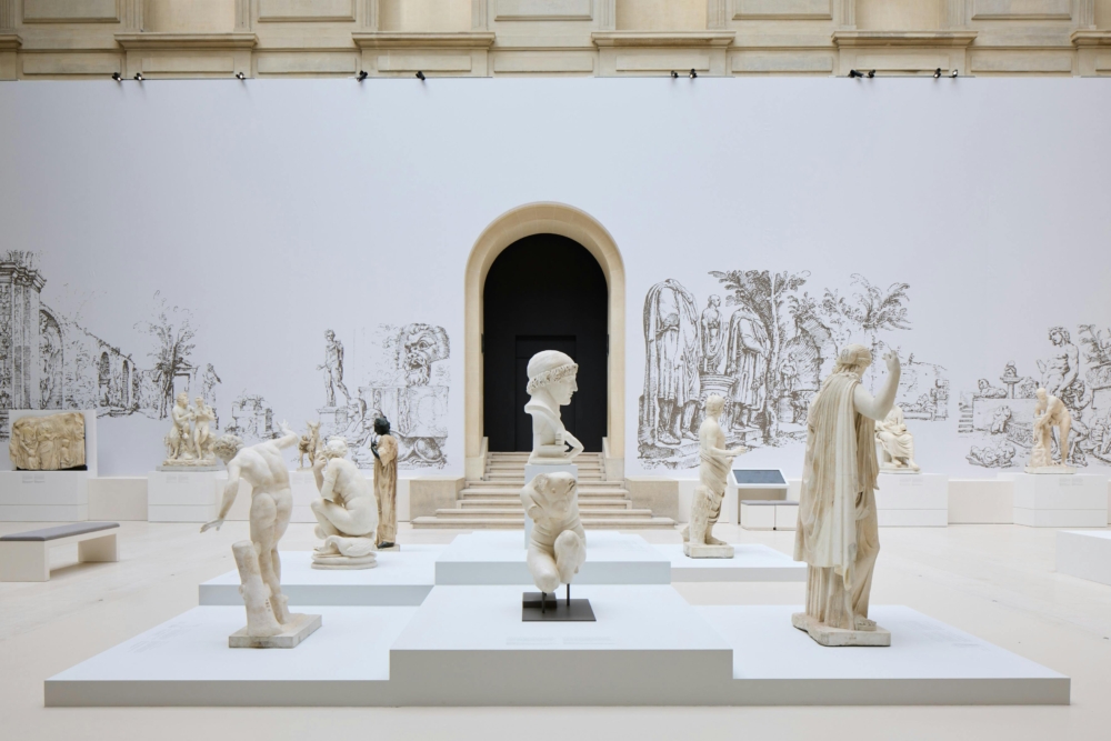 本次展出的雕塑作品高達100多件