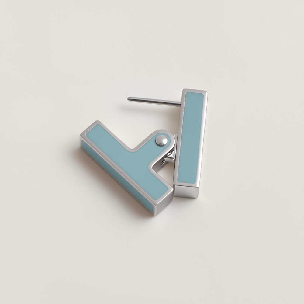 Habascule Single Earring展現精湛卓越的工藝。