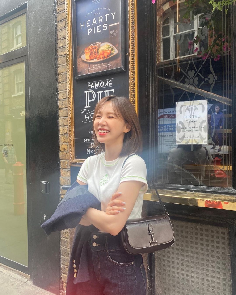 齊肩款的鎖骨髮有一種浪漫溫柔的氛圍