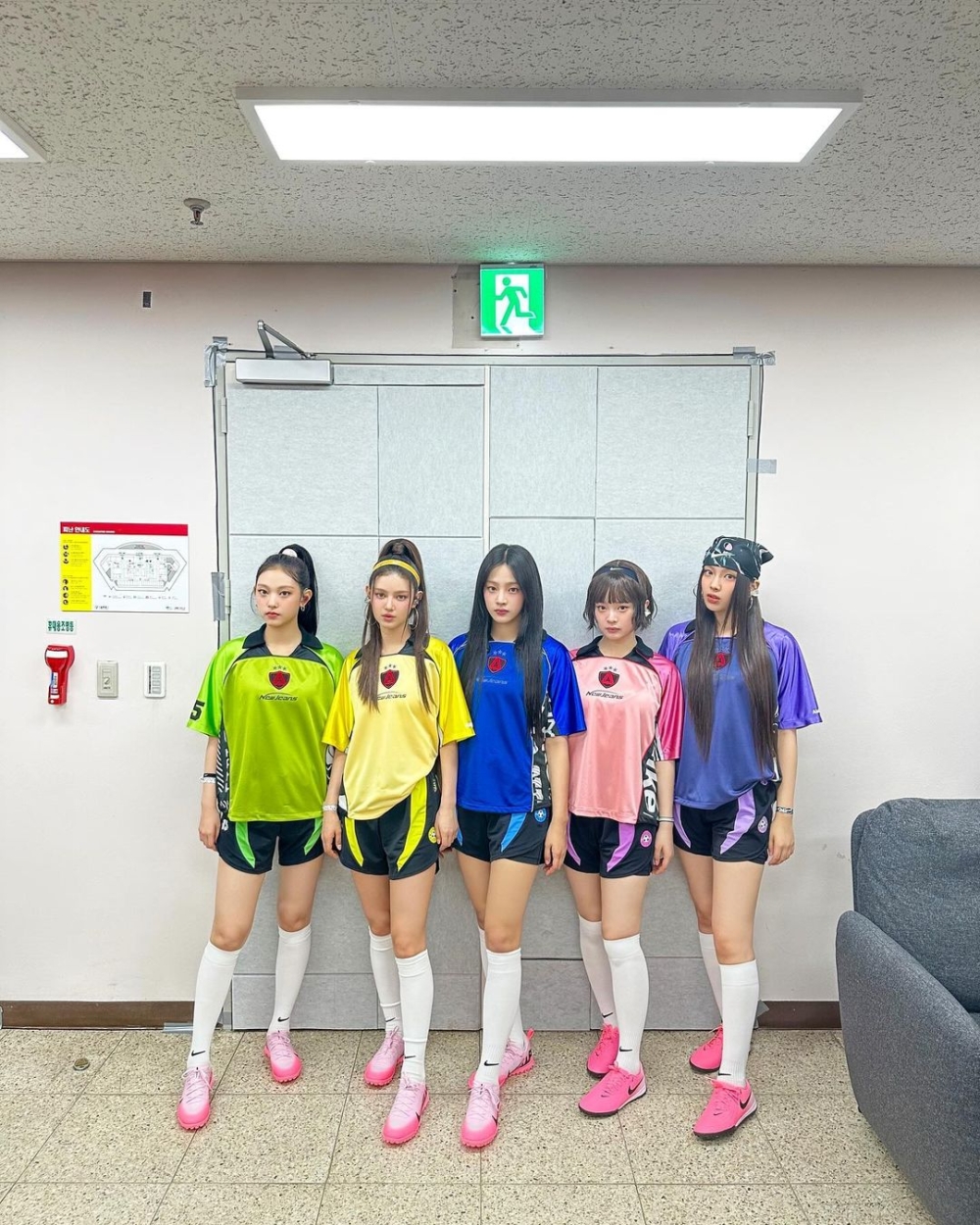 穿上球隊波衫這件事也變成一股潮流，並被稱為Blokecore