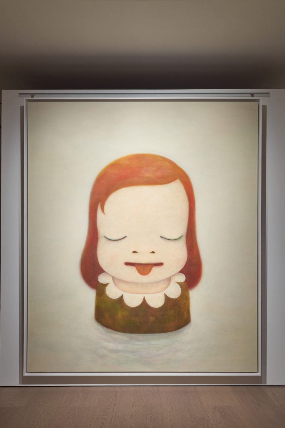 奈良美智《橘色媒介(乳白色湖中)》