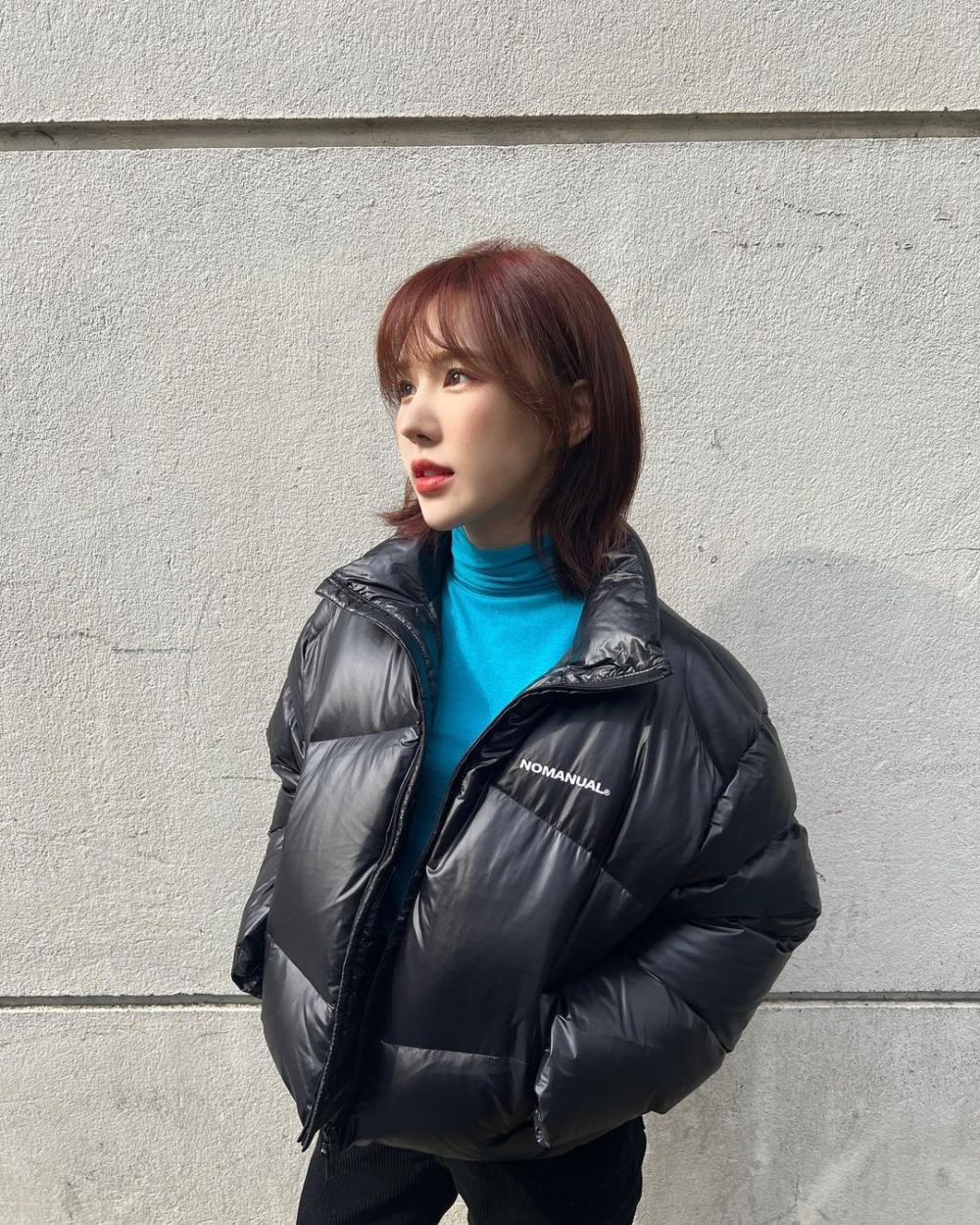 下巴和脖子到鎖骨的這一段，可以修飾下頜線條