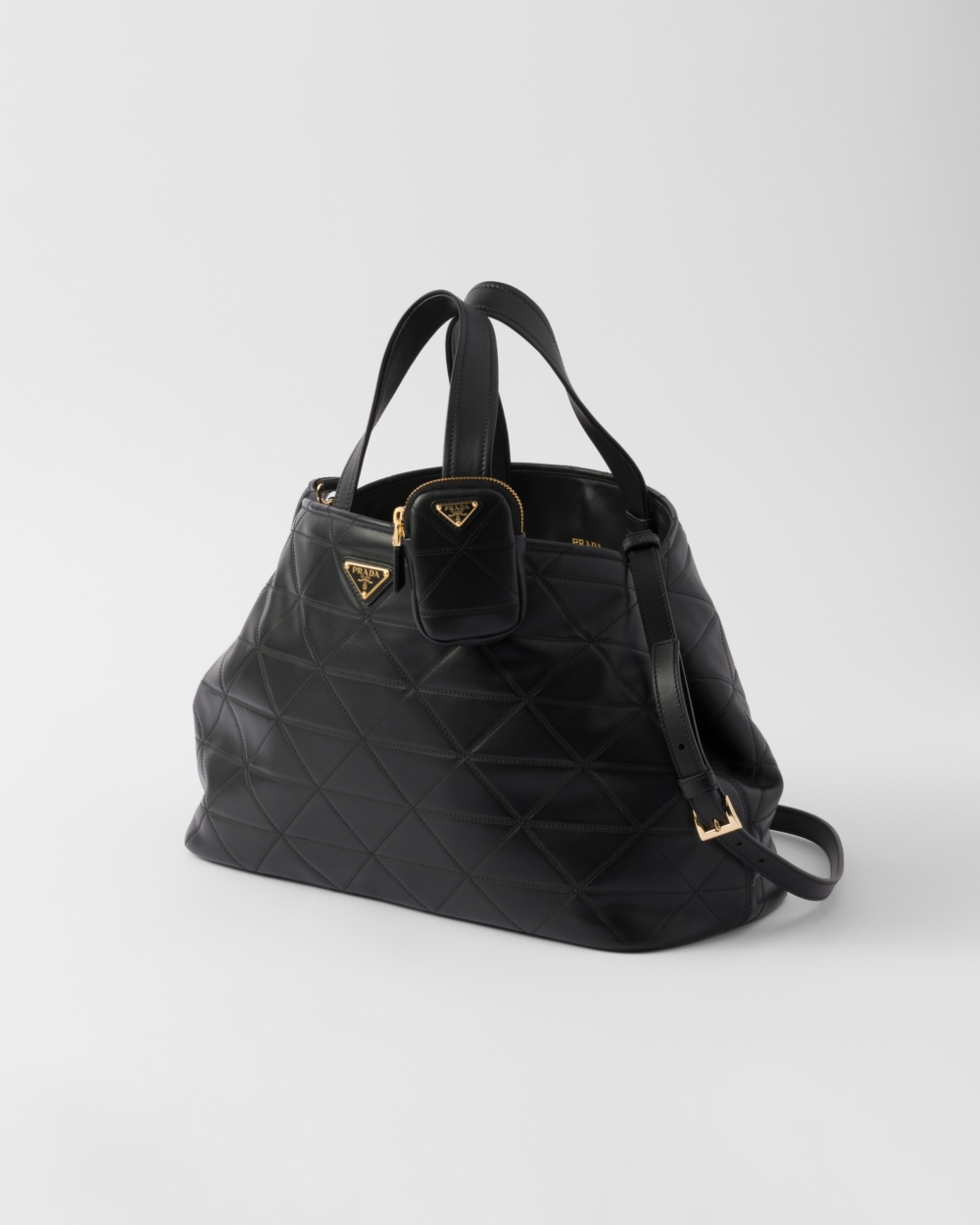 Prada大號絎縫皮革手提袋