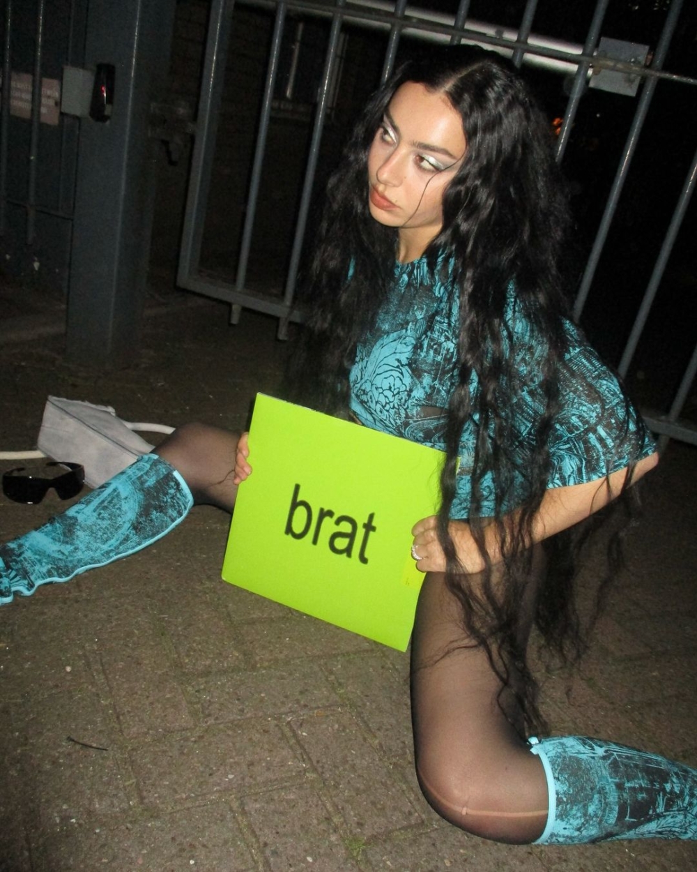 Charli XCX在2024年6月發行第6張專輯《brat》