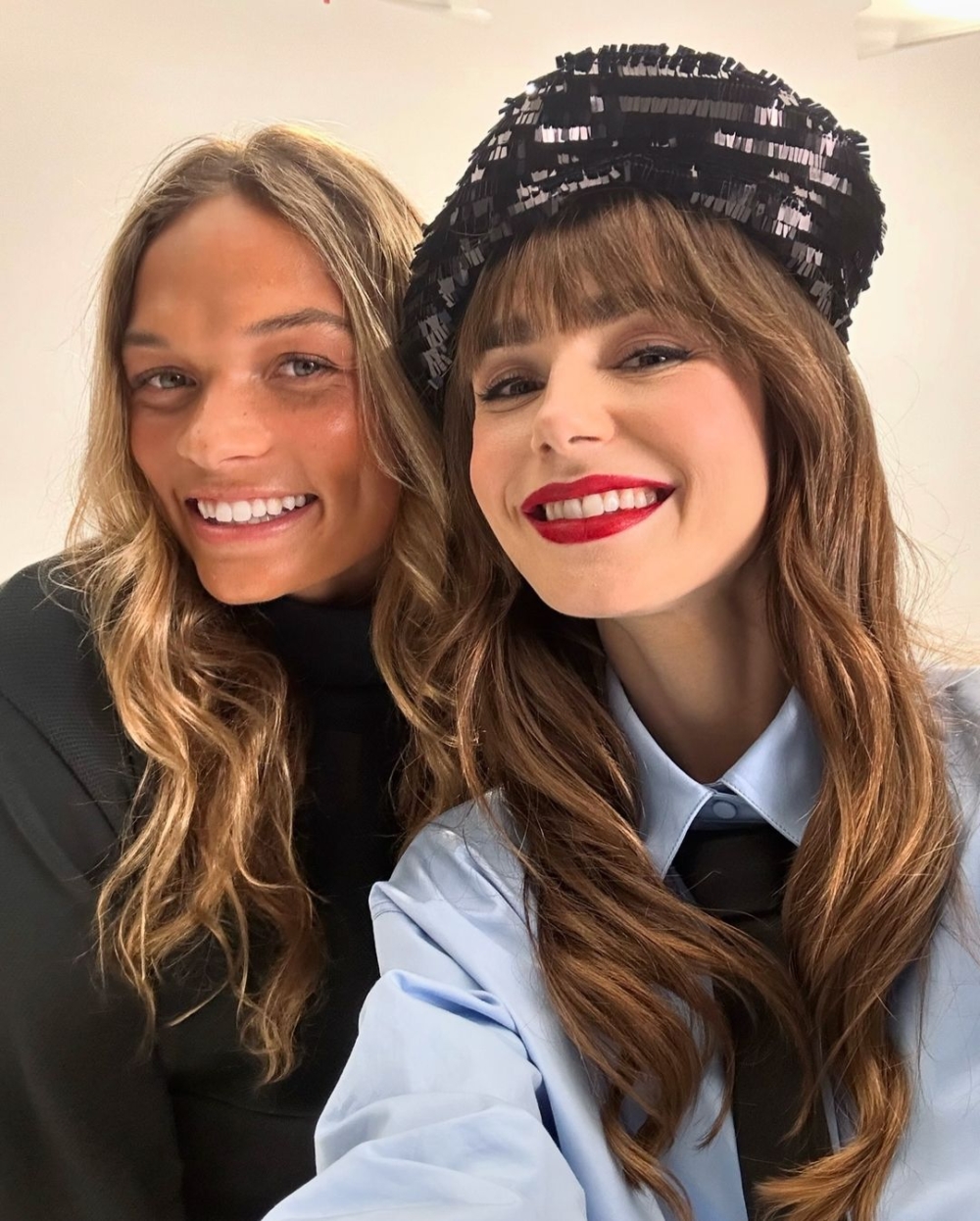 私底下，Lily Collins不介意自己的眼紋。