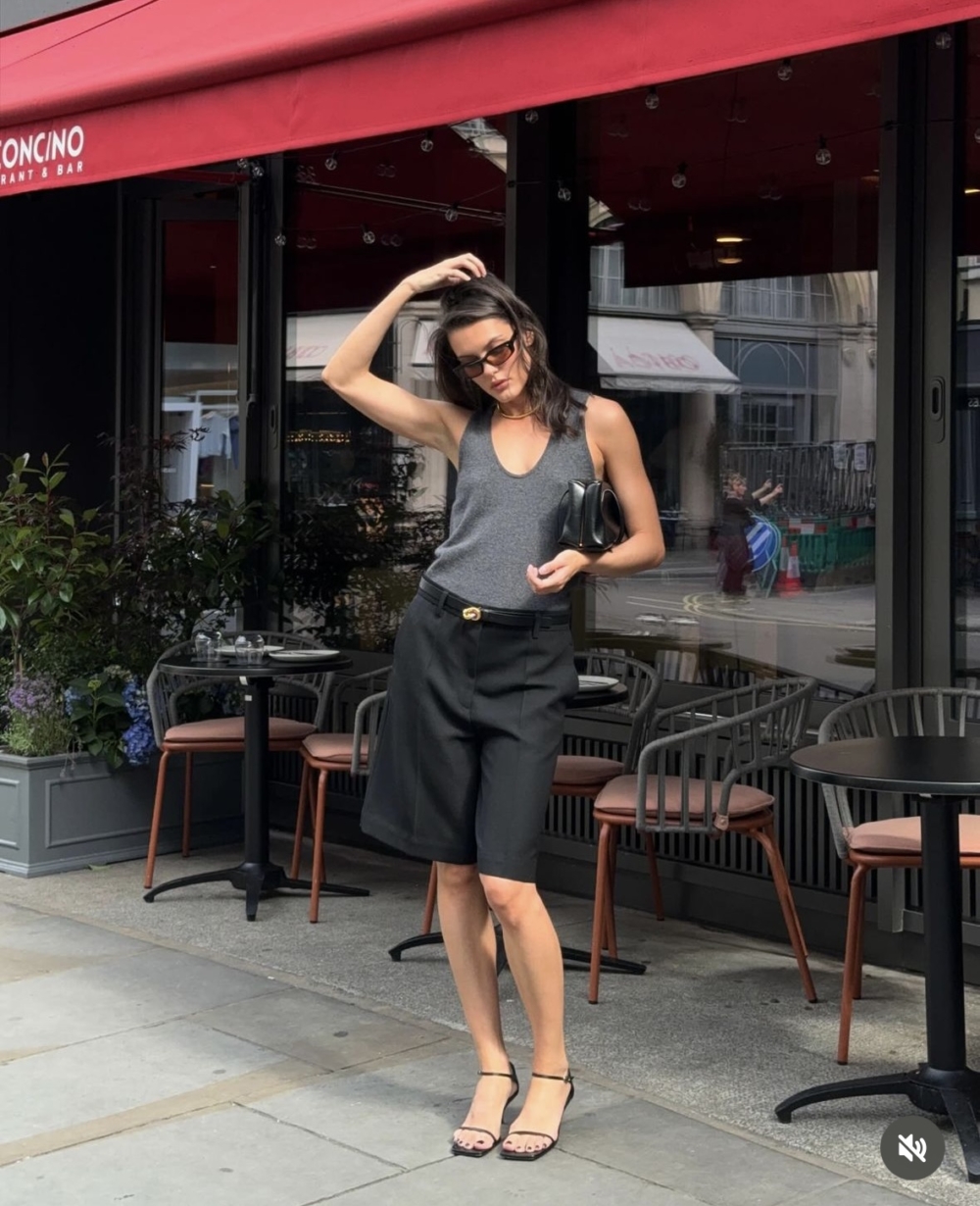 博主Valeria利用五分褲穿出俐落的質感。