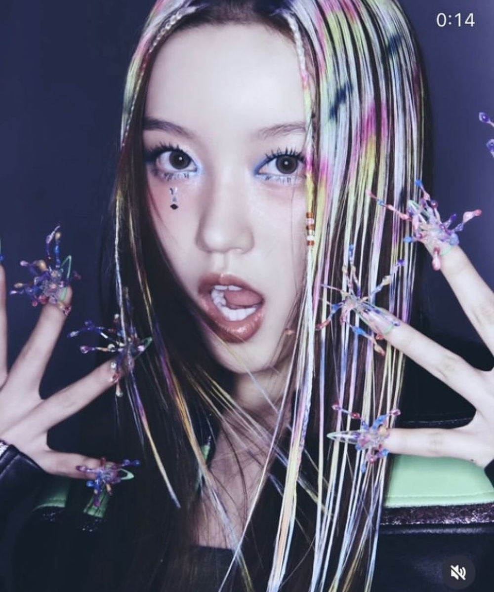 Tomihiro Kono合作韓國女團XG