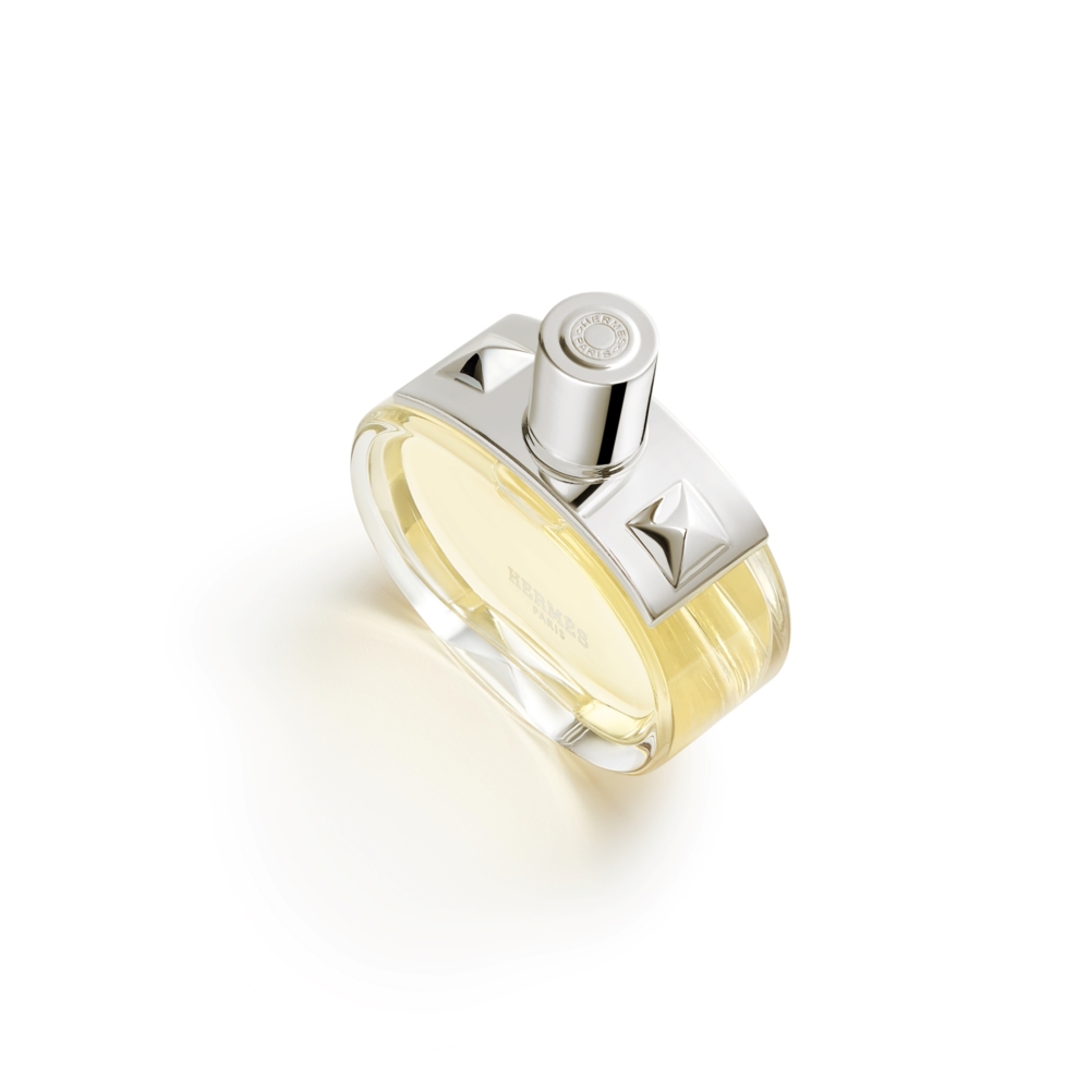 細膩的蝴蝶百合、神秘果搭配廣藿香與橡木溫暖風格