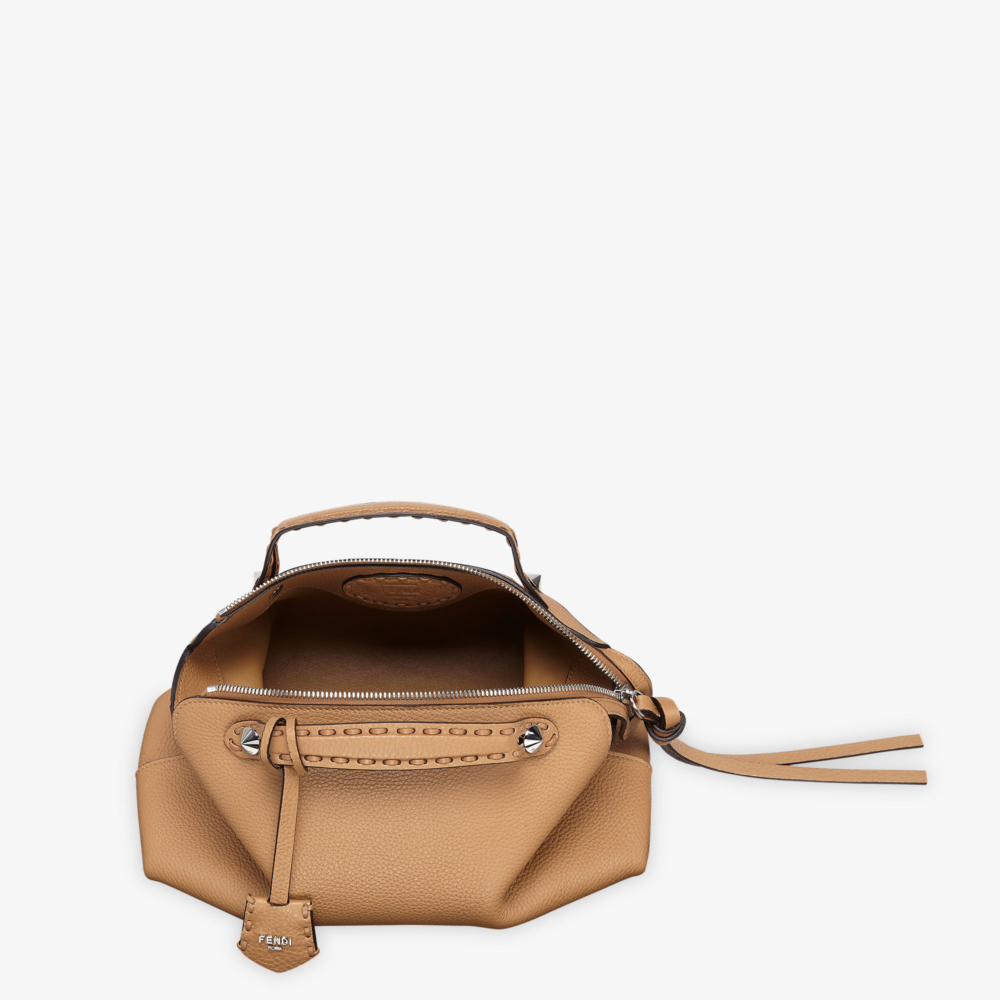 採用皮革內襯的內層。