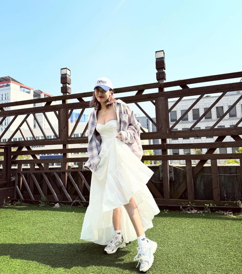 仙女系洋裝混搭球鞋也很好看