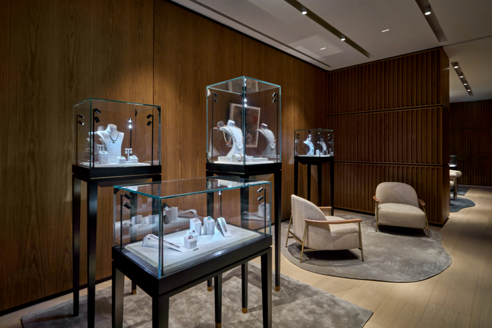 展示超過200件橫跨8000萬年文明,且來自世界各地的珍品