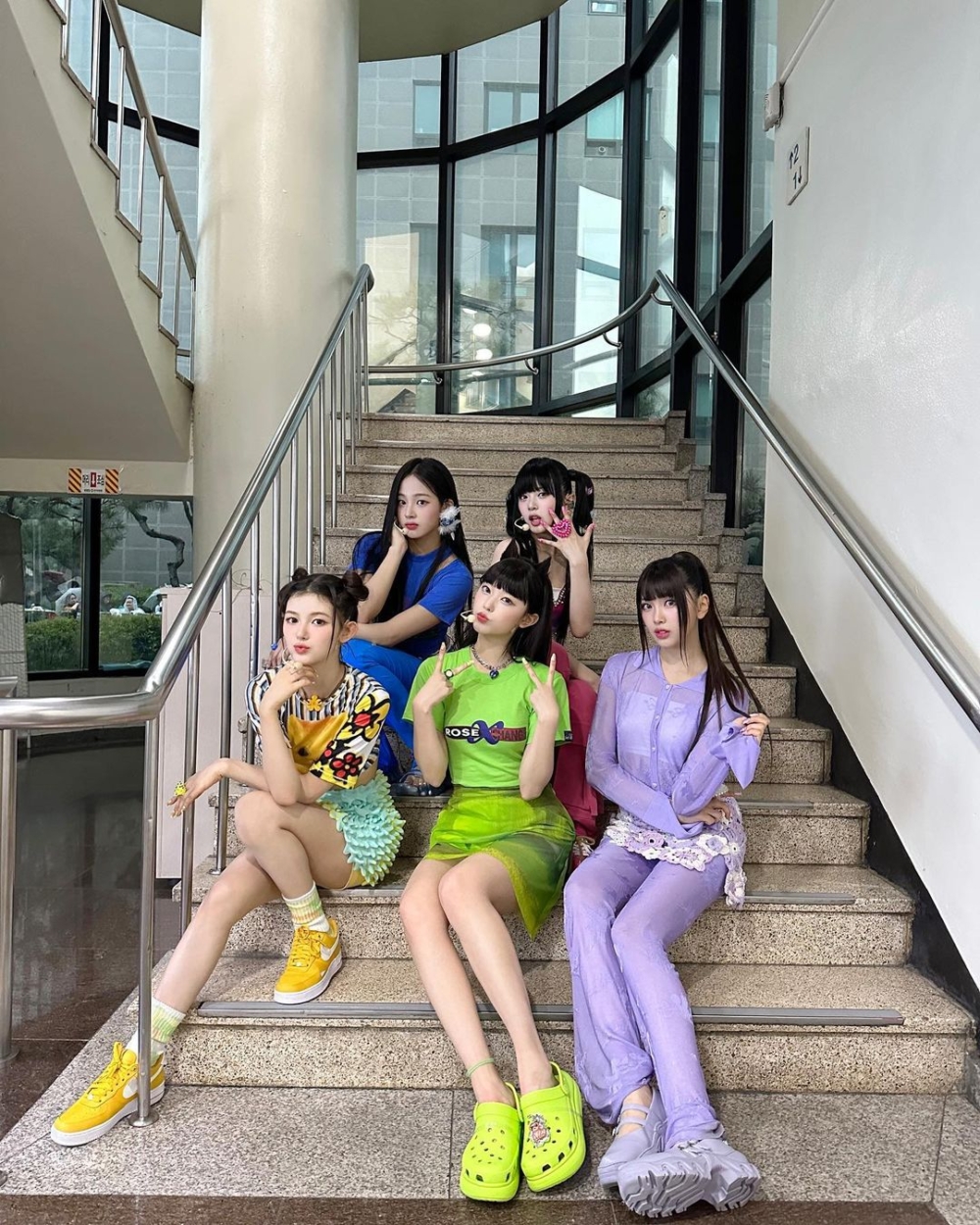 Crocs推出不同鞋型、鞋底