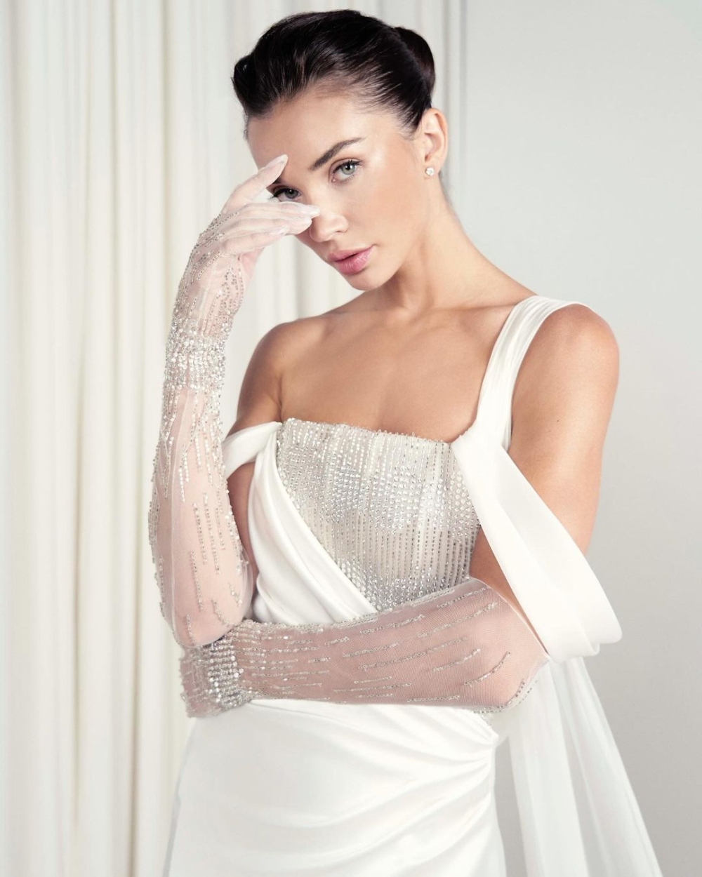 第二套是來自Atelier Pronovias提供的禮服