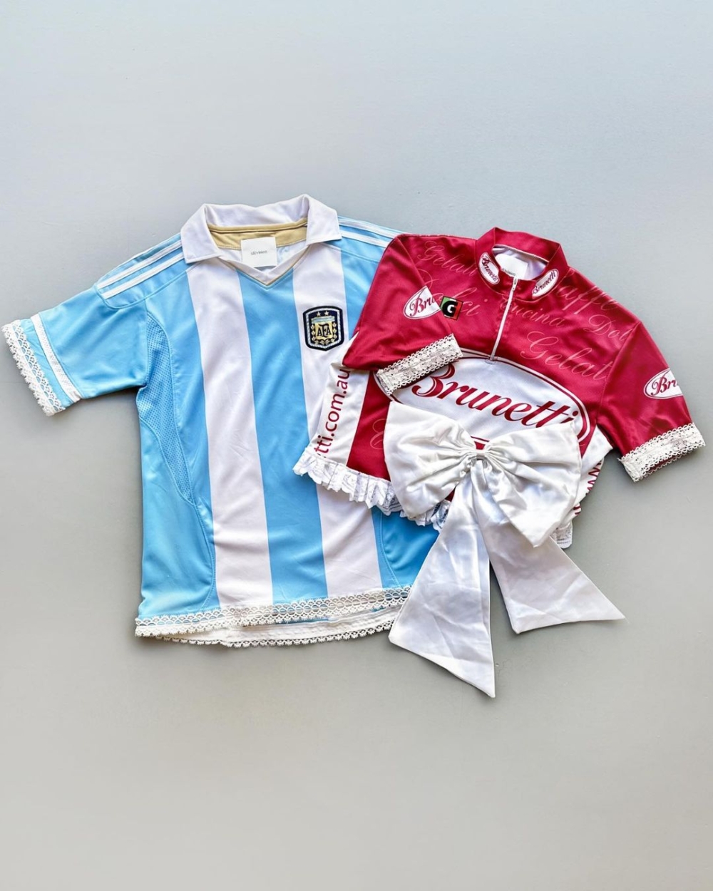 (di)vision更在波衫上加入大大的緞面蝴蝶結