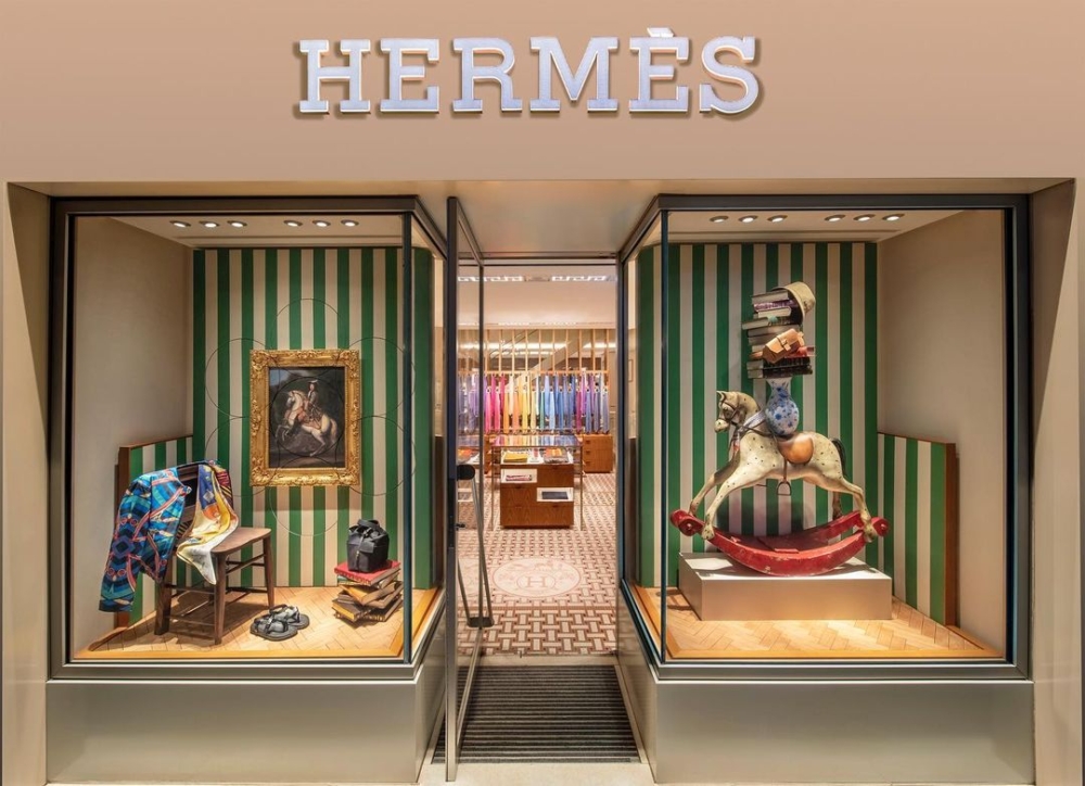 雕塑家Alex Chinneck設計的Hermès愛馬仕動態櫥窗