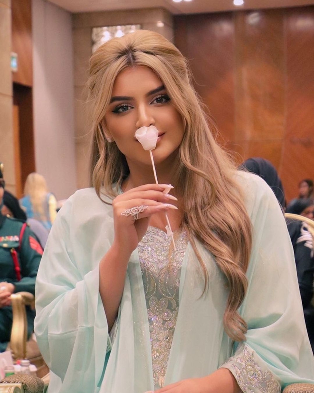 兩人都取消了對彼此的Instagram Follow以及刪除照片