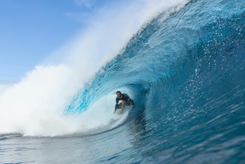 洶湧的海浪、晶瑩剔透的海水、色彩和紋理的絢麗畫面提供了無盡的靈感和實驗空間。
