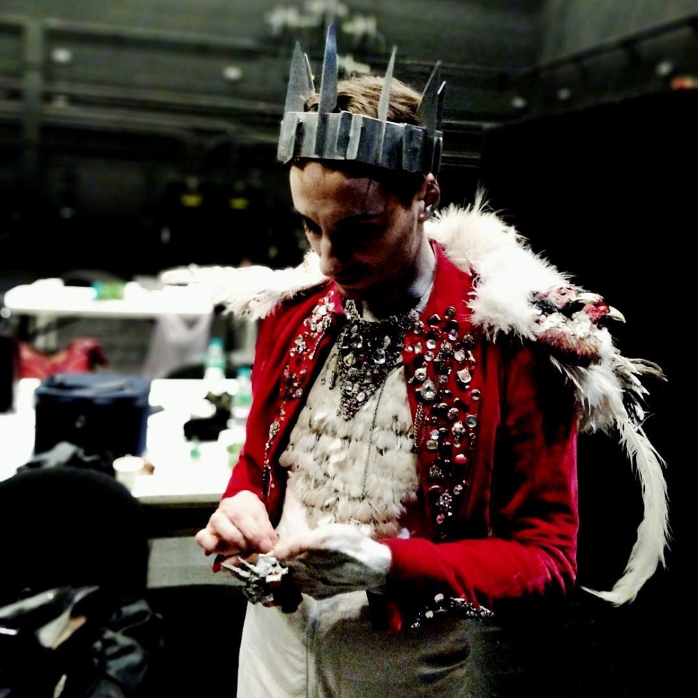 根據英國文學家William Shakespeare莎士比亞名劇《亨利六世》(Henry VI)創作了一部戲劇