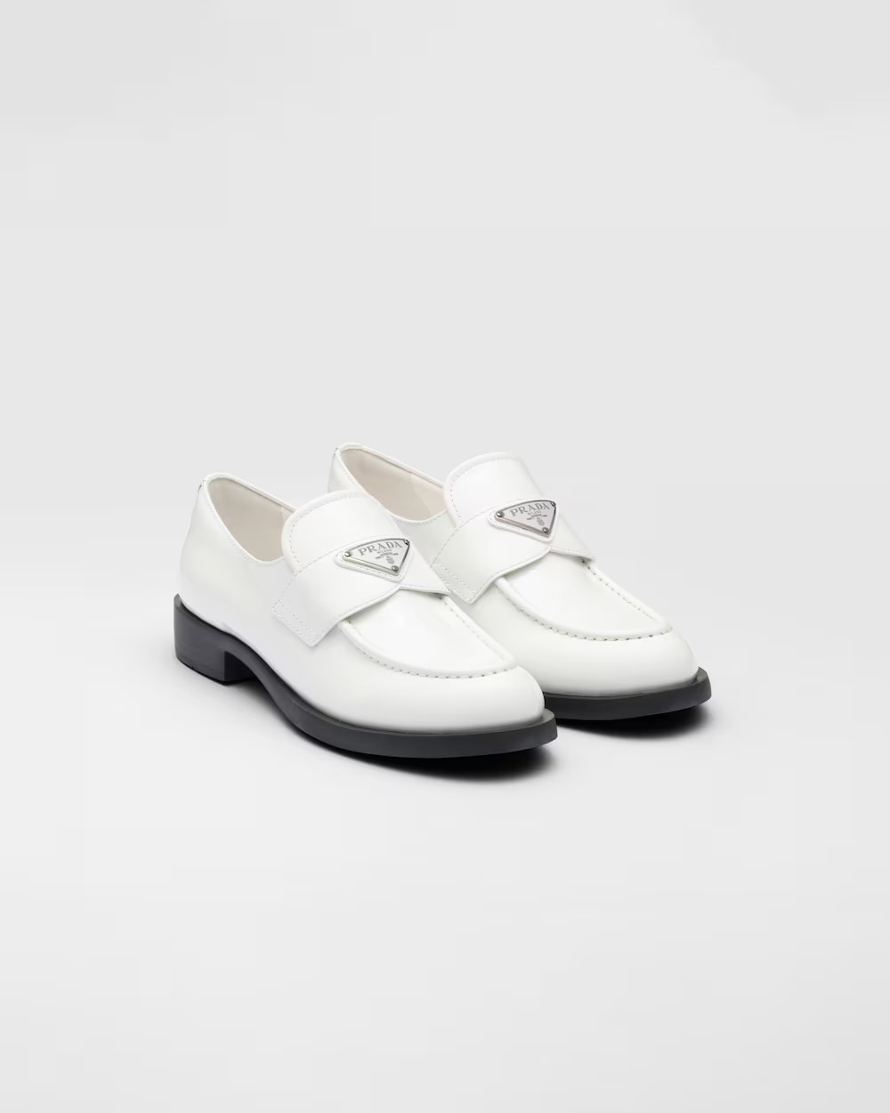 Prada 漆皮皮革Loafers鞋