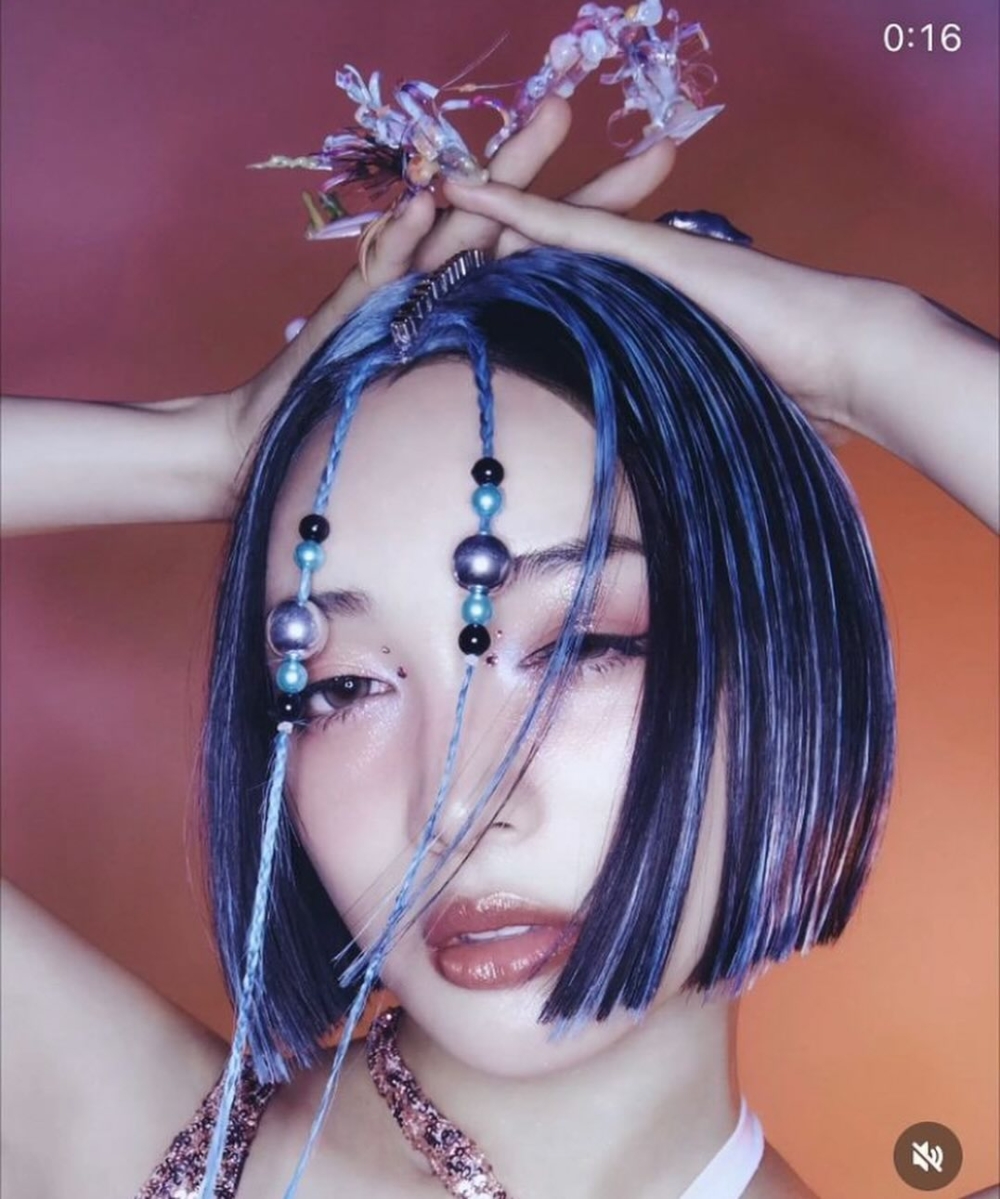 Tomihiro Kono合作韓國女團XG