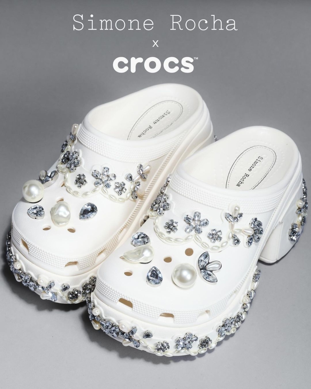 Simone Rocha x Crocs上飾有珍珠、立體花朵、水鑽