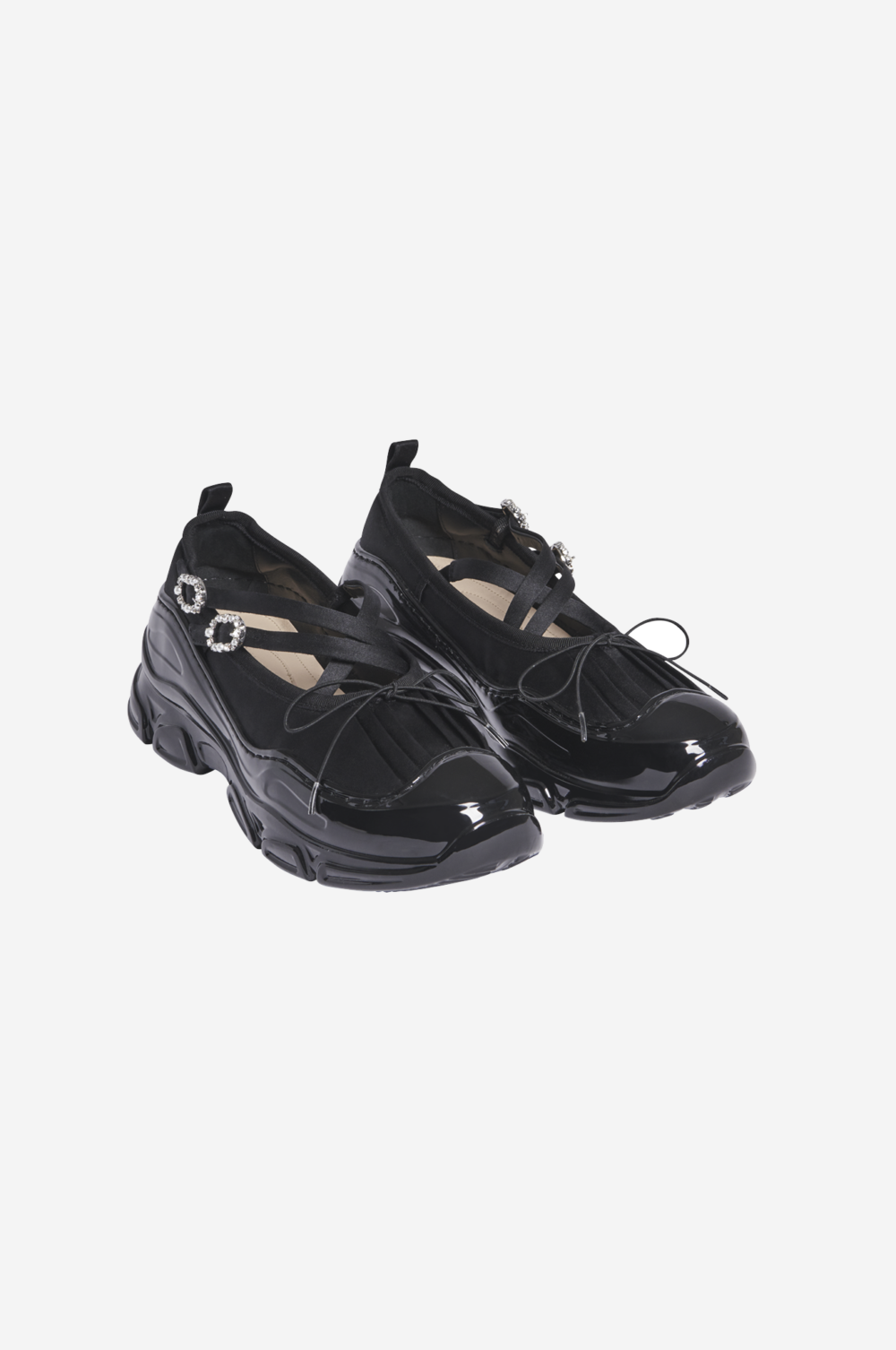 Simone Rocha作品最大特色就是維多莉亞時期的風格